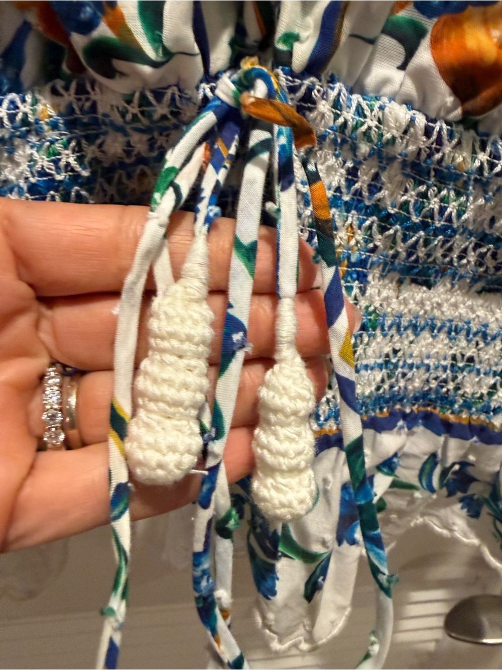 FARM Rio White Floral Puff-Sleeve V-Neck Top with Blue & Orange Blooms - Picture 3 of 3